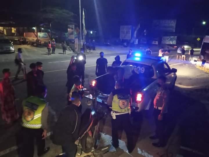  Truk Buah vs 2 Motor, Akibatkan Tiga Meninggal Empat Luka-luka 